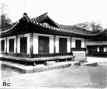 창덕궁 후원 연경당 배면