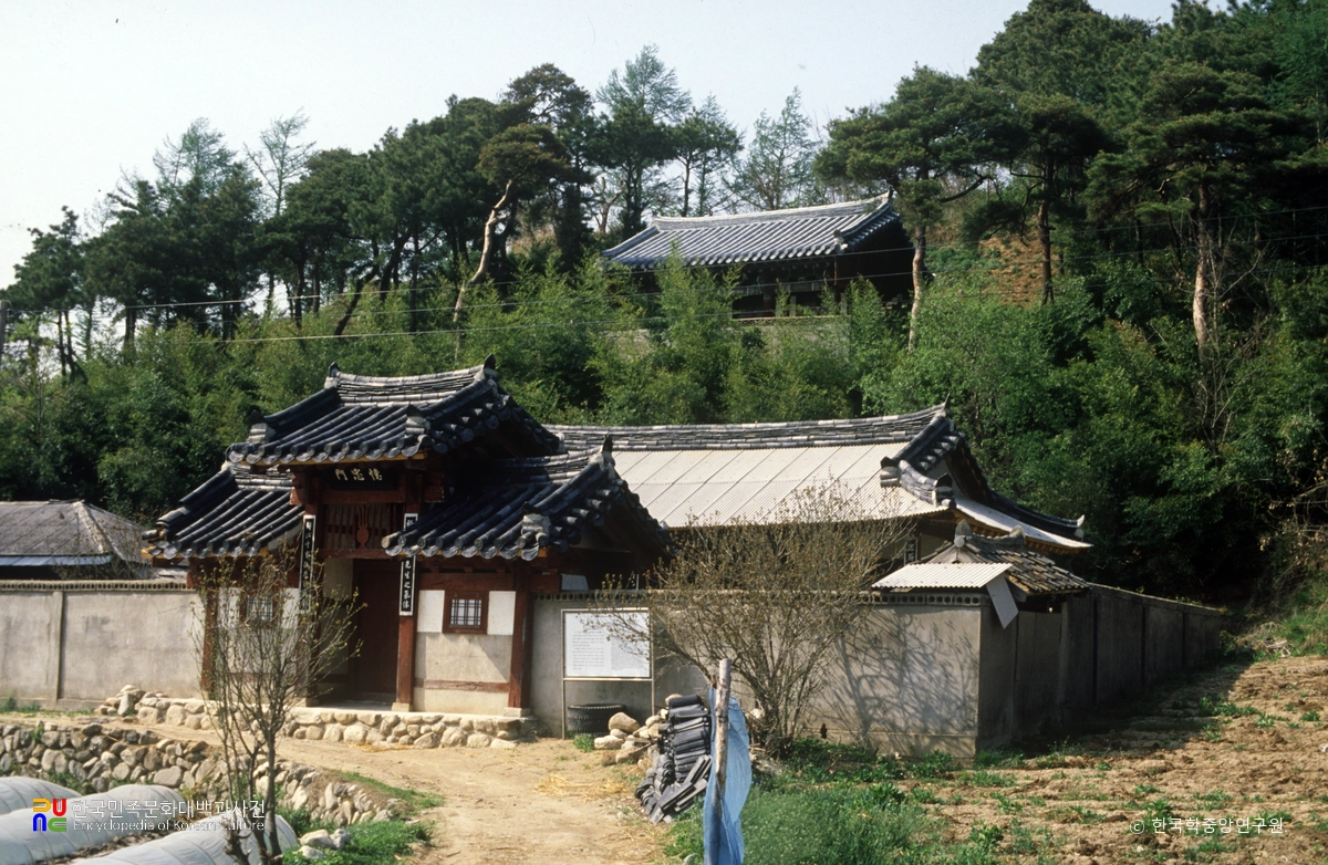 장수 월강사 전경