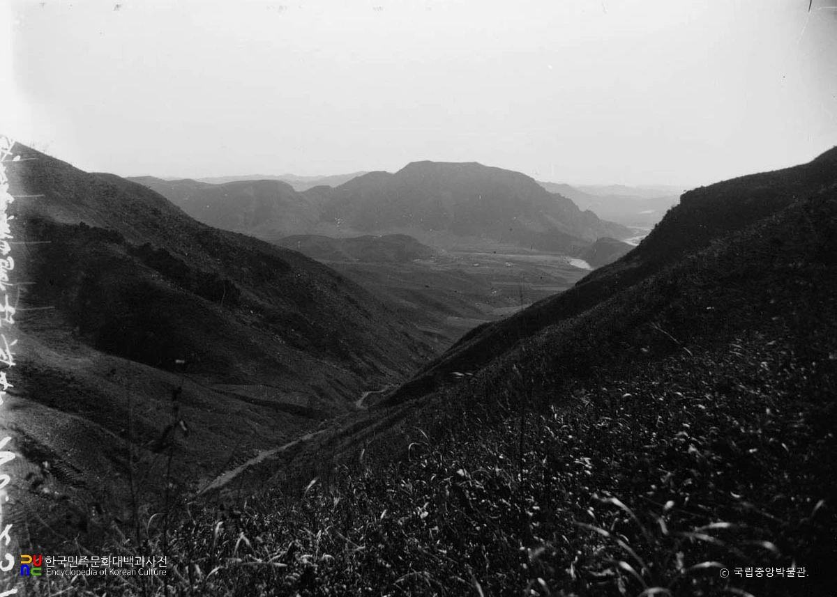 이천 만경산성과 임진강 전경