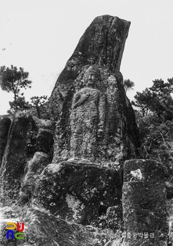 경주 남산 삼릉계 마애관음보살상