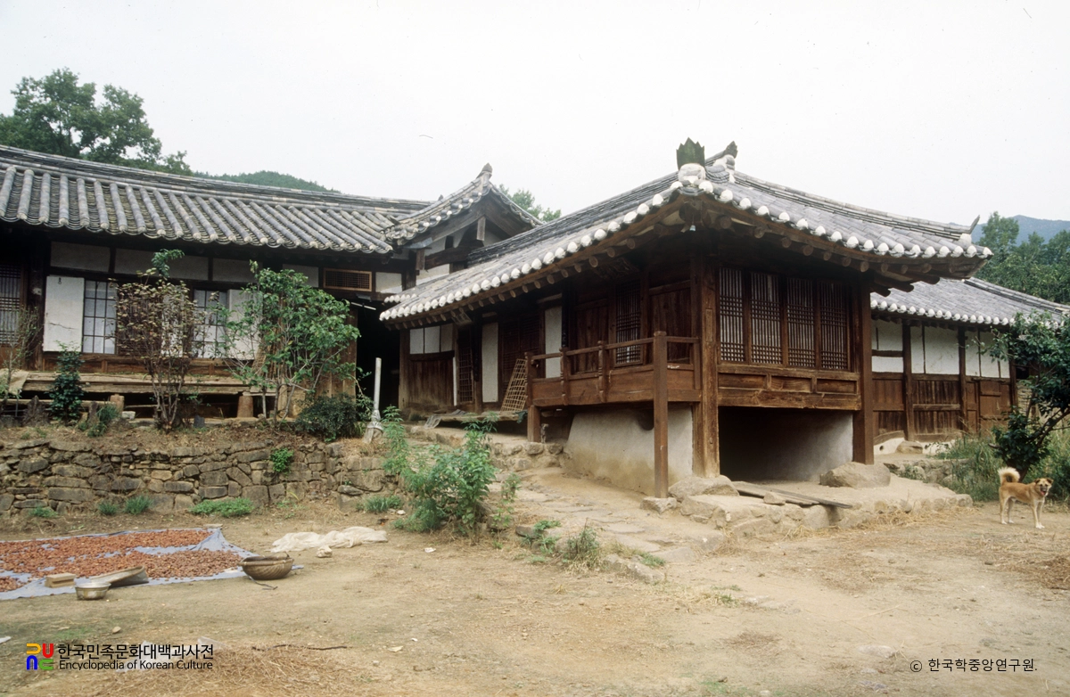 구례 운조루 고택 중 사랑채