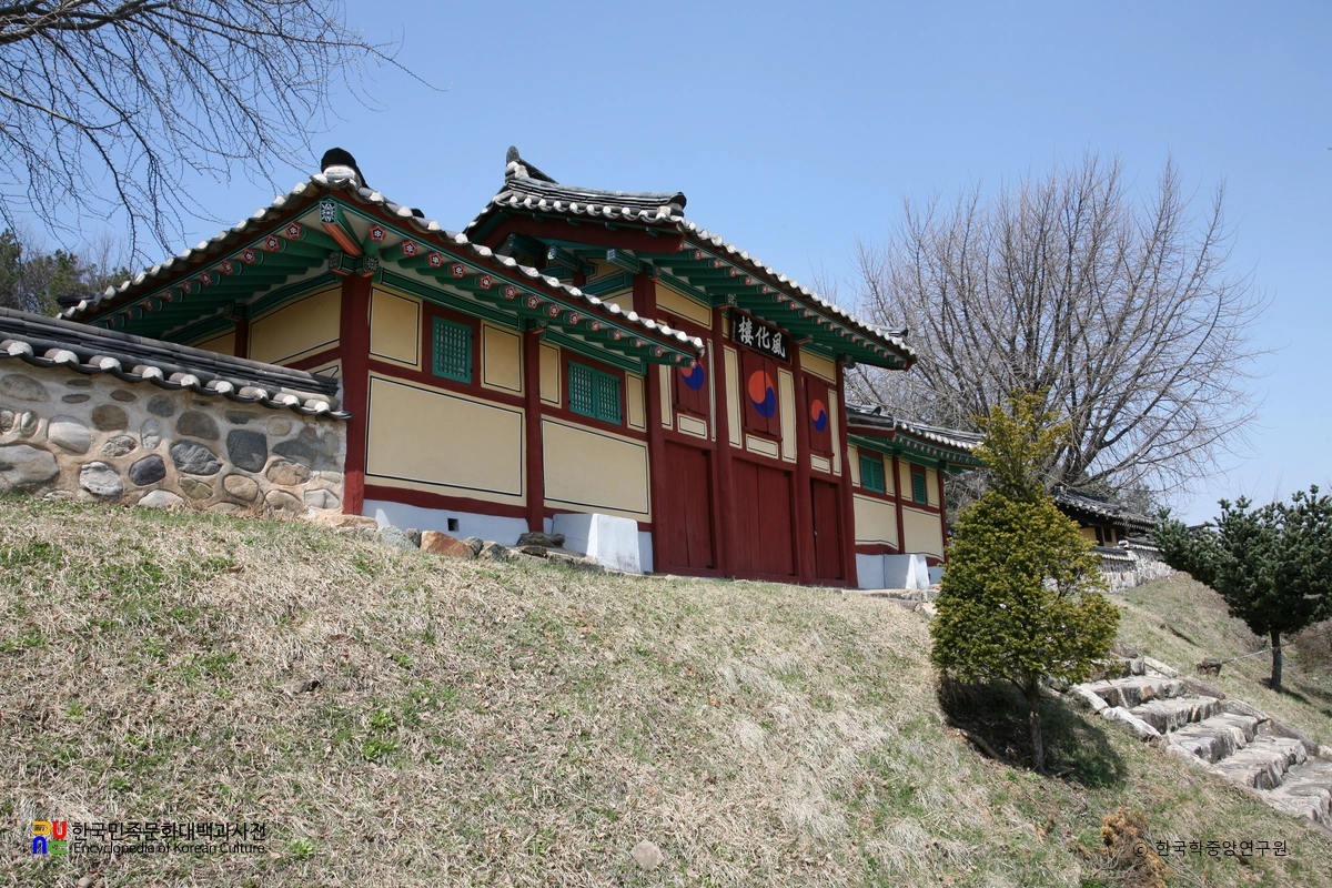 진천향교 / 풍화루