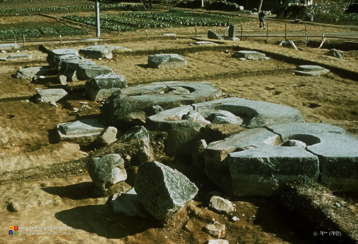 경주 황룡사지 장륙상