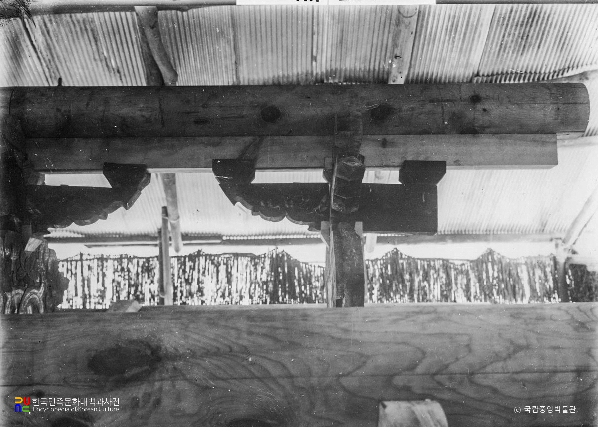 춘천 청평사 회전문 공포 도리