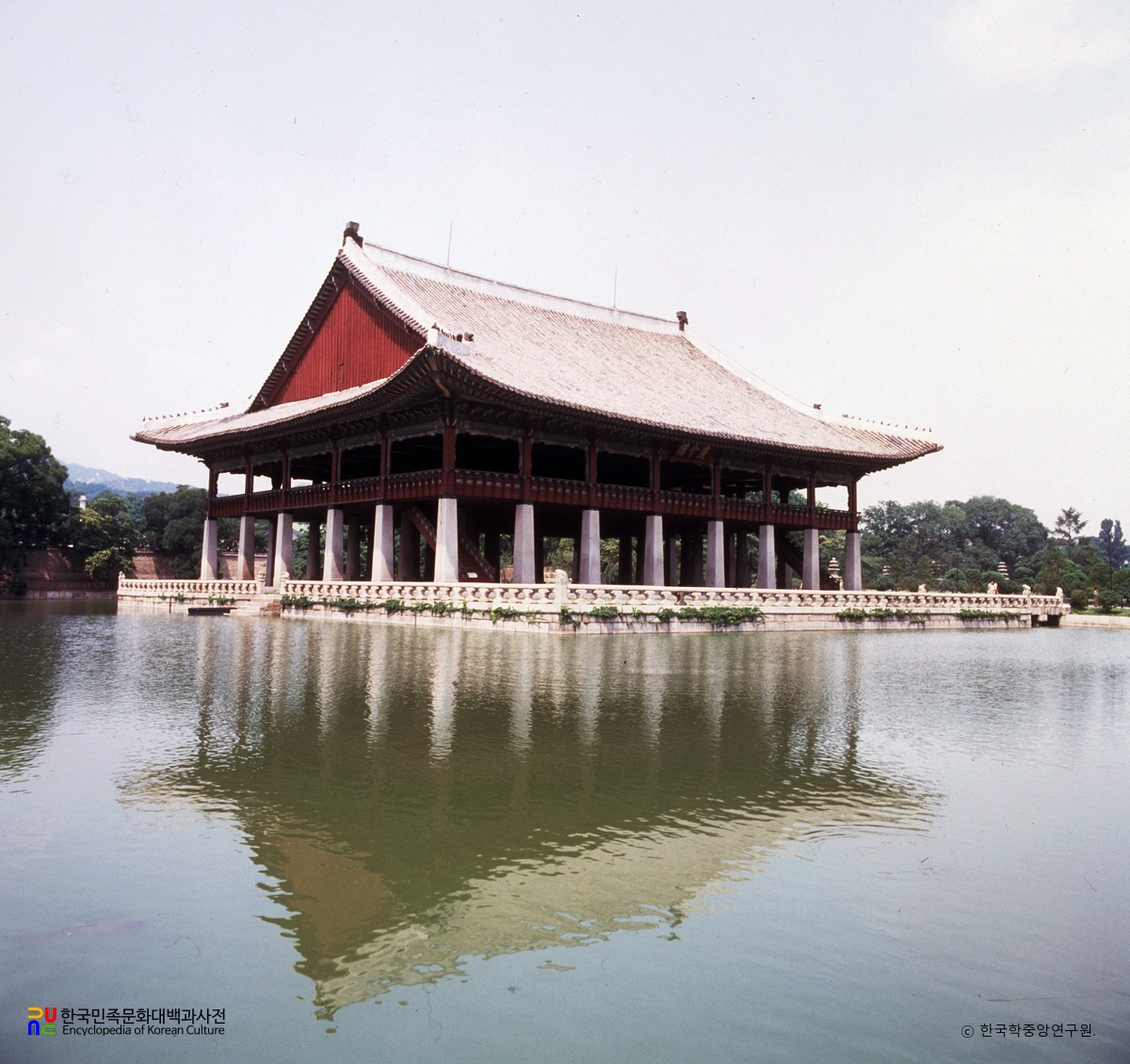 서울 경복궁 경회루 정측면