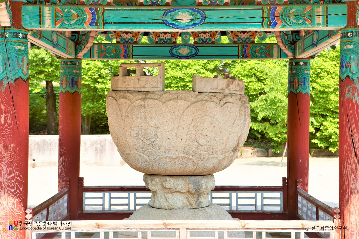 보은 법주사 석련지