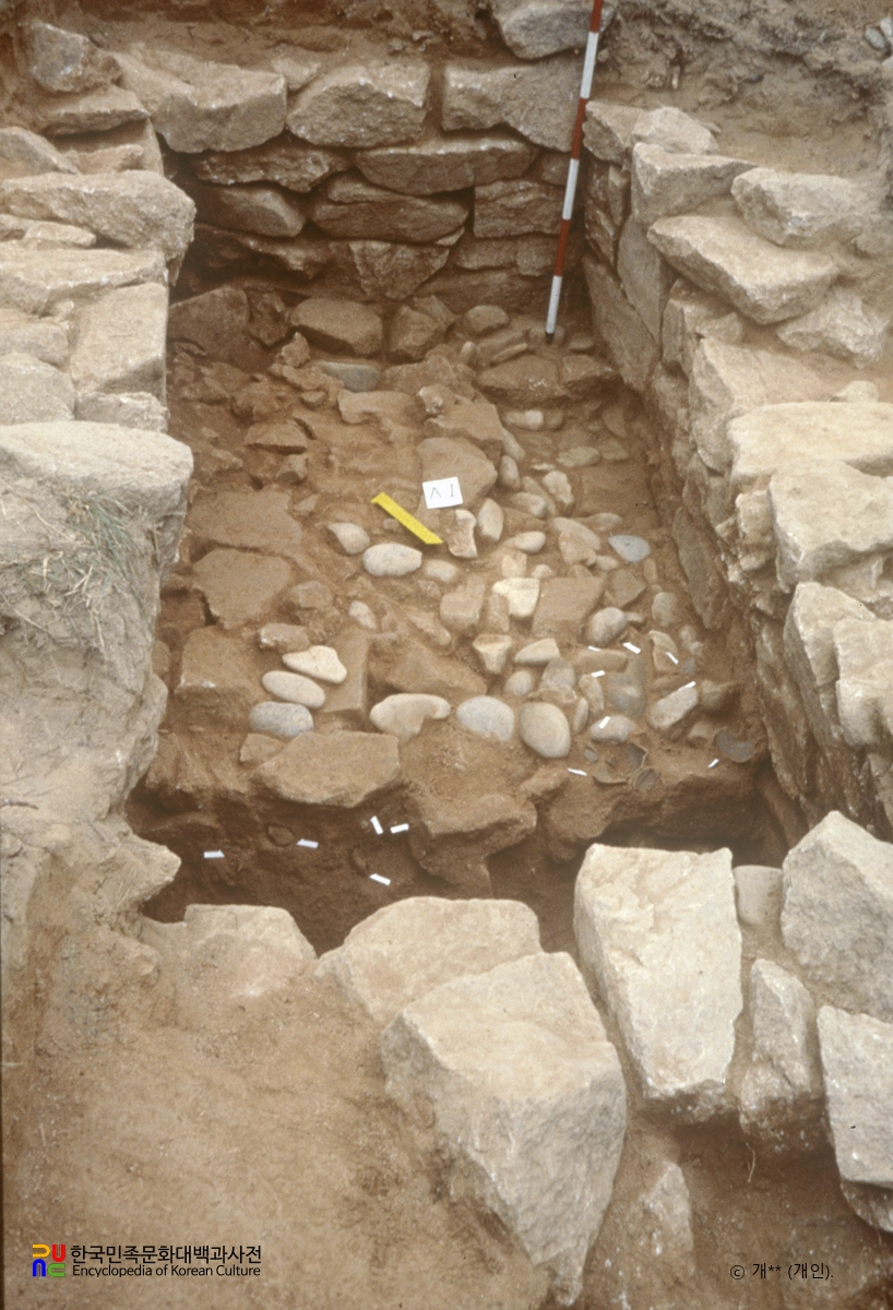 여주 매룡리 고분 A-1호분 돌방