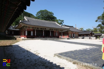 통영 삼도수군통제영 중 운주당 좌측면