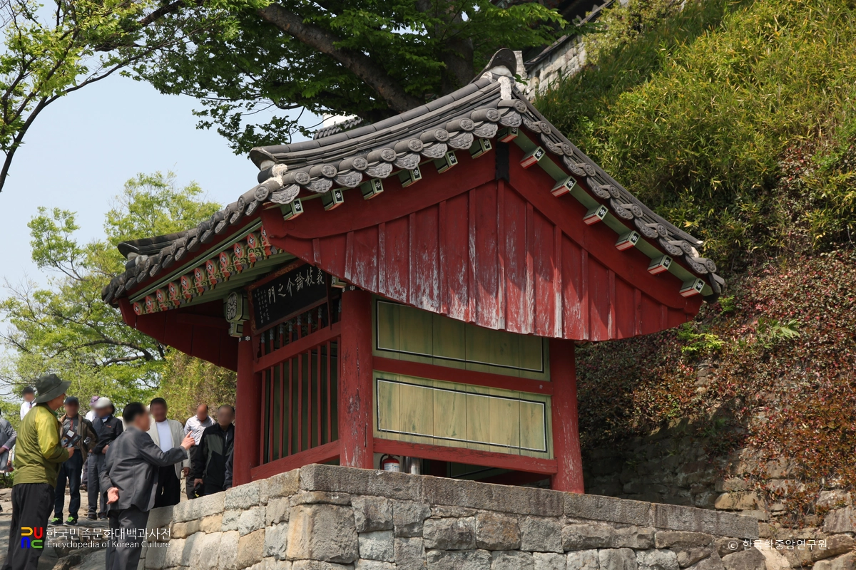진주 의암 사적비 비각
