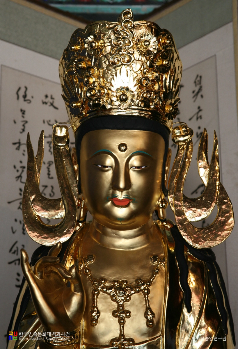 안성 청룡사 금동관음보살좌상