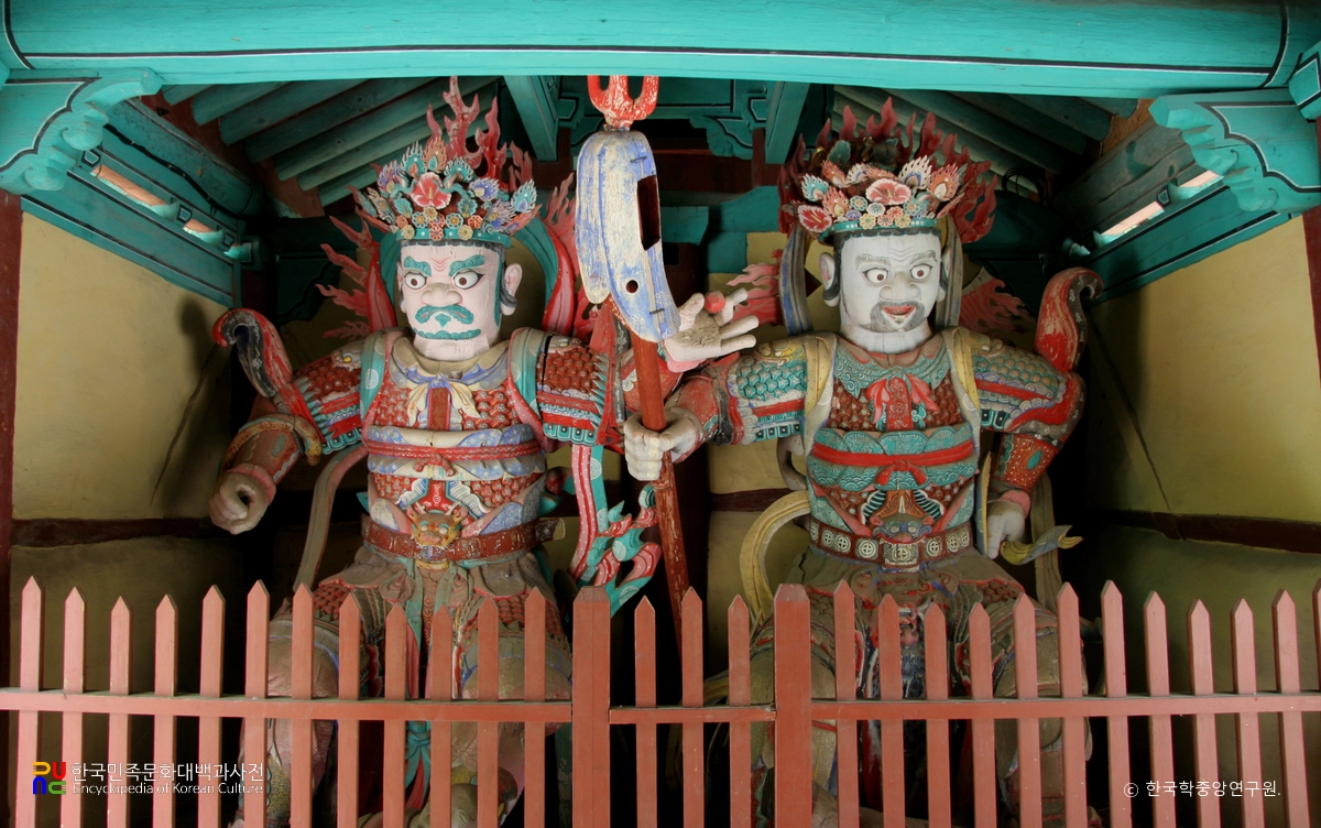 남해 용문사 목조 사천왕상