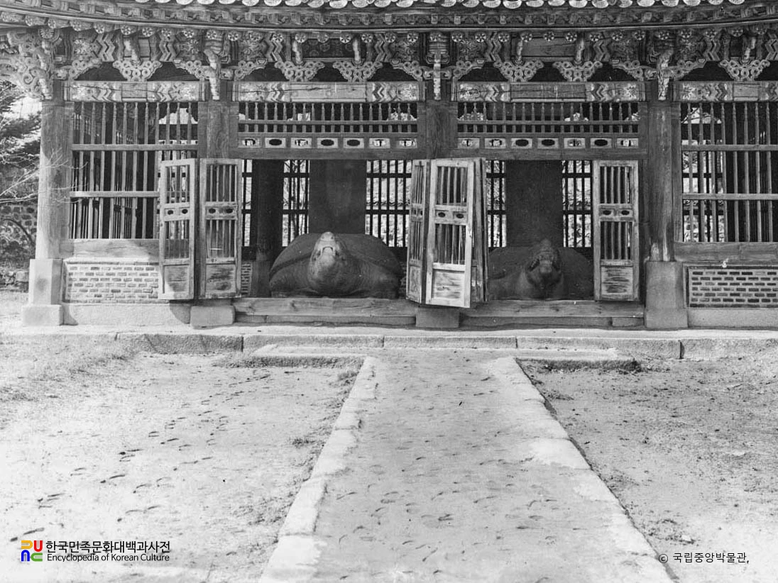 개성 선죽교 시비각