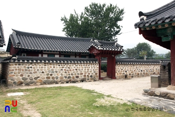 거제향교 중 고직사 정측면