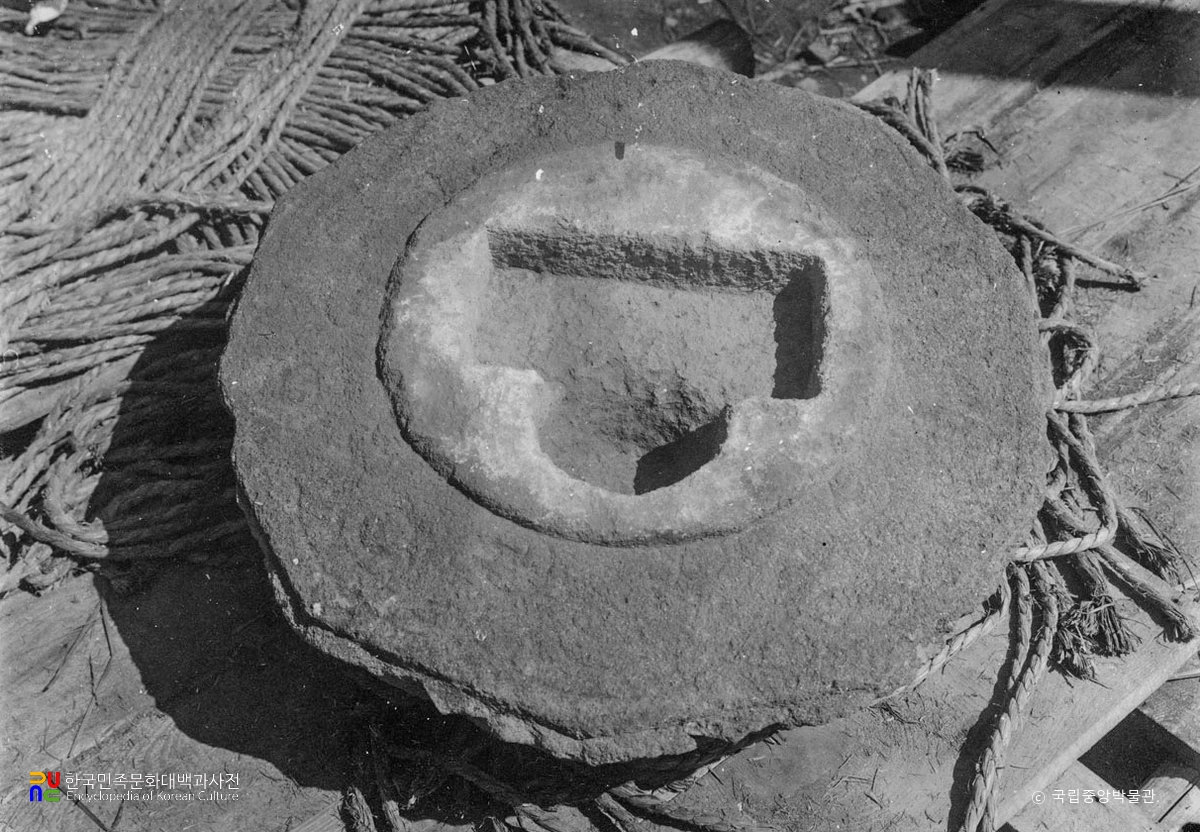 경주 남산 미륵곡 석불좌상 대좌