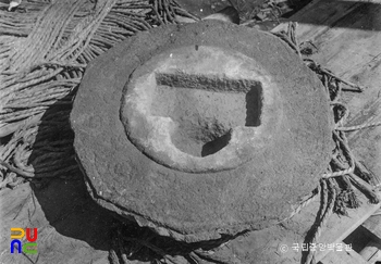 경주 남산 미륵곡 석불좌상 대좌