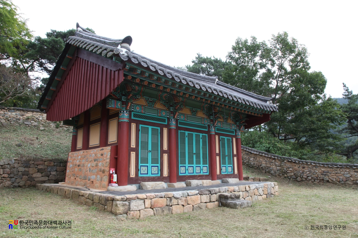 창녕 관산서원 중 사당 좌측면