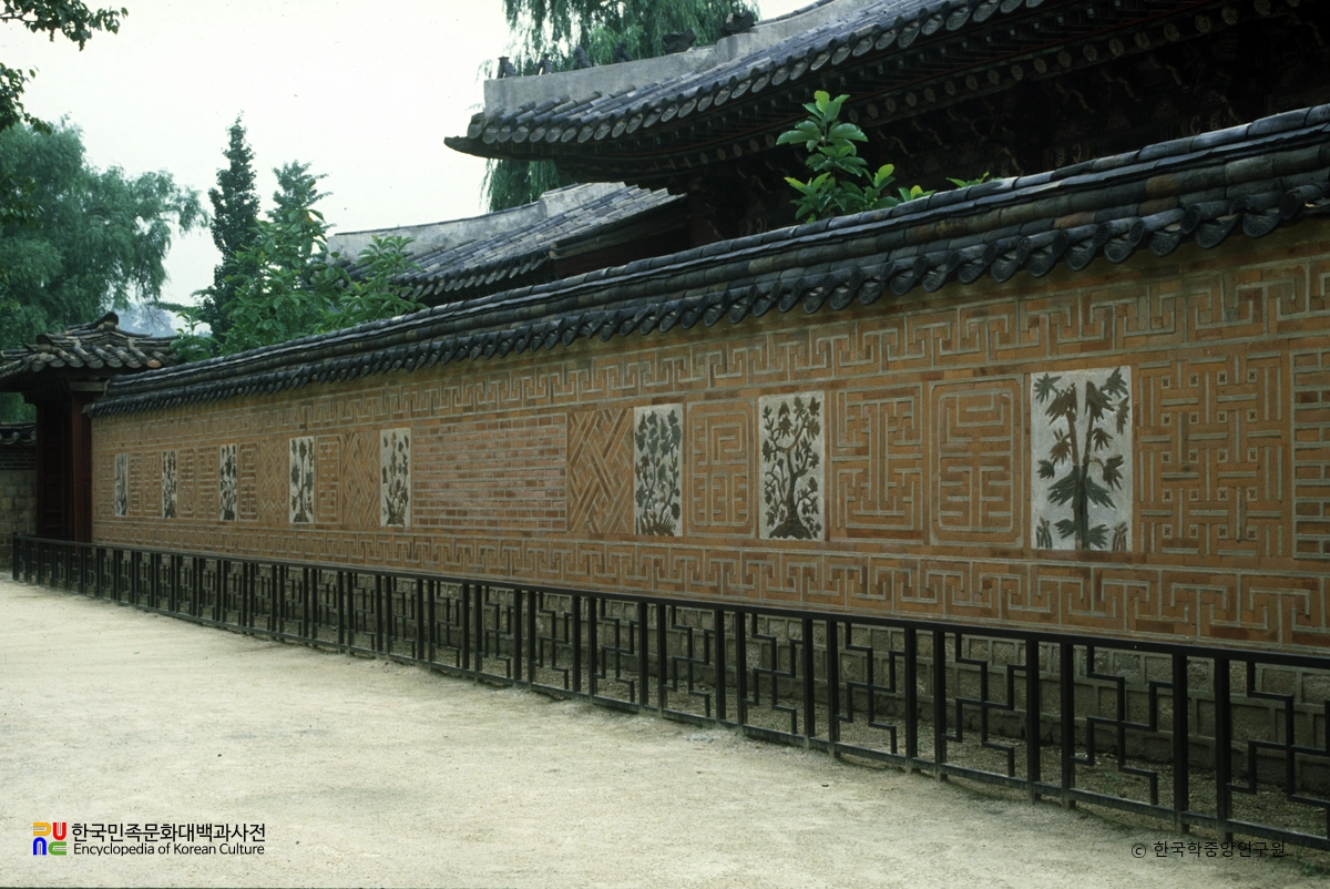 서울 경복궁 자경전 꽃담의 문양