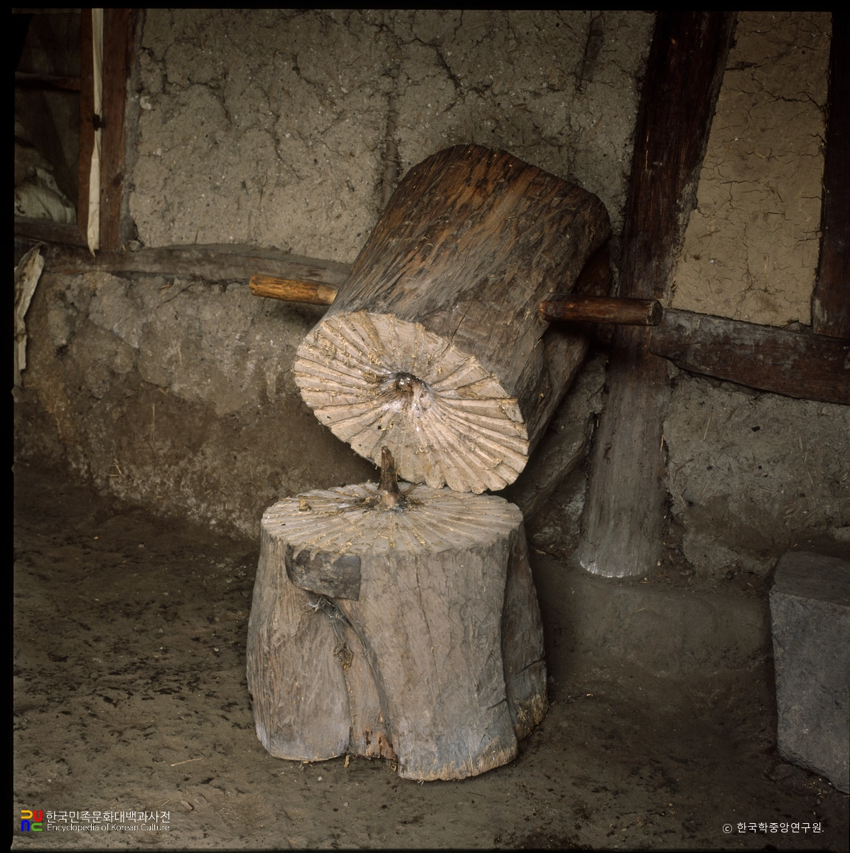 벼맷돌 / 매통, 목마