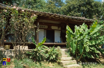 산청 내당서사 정측면