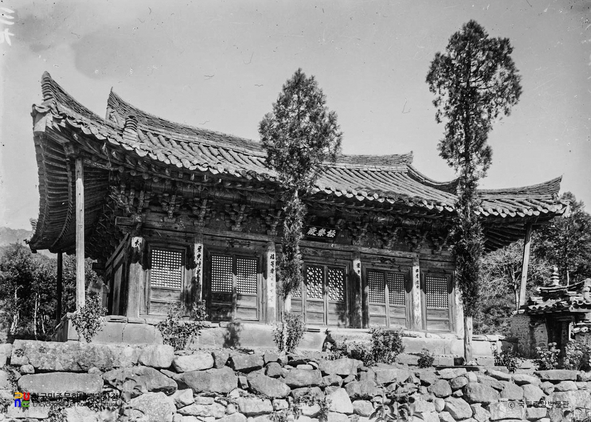 대구 동화사 극락전 정측면