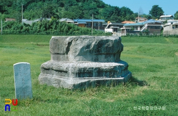 남원 만복사지 석조대좌