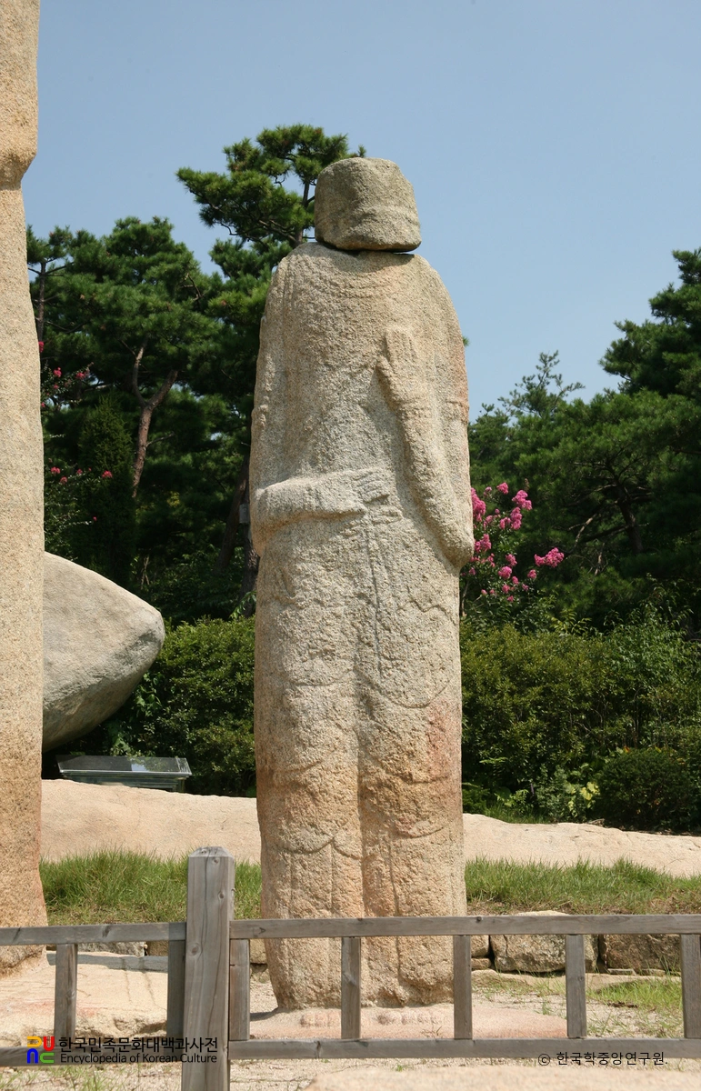 당진 안국사지 석조여래삼존입상 / 좌협시보살