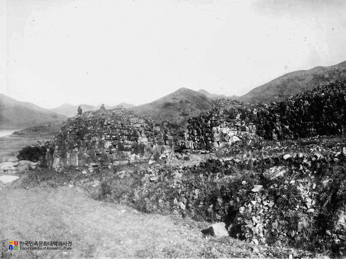 거제 사등성 중 옹성 성벽