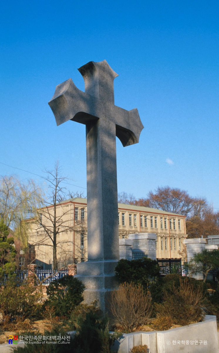전주 전동성당 돌십자가