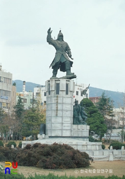 정발 동상