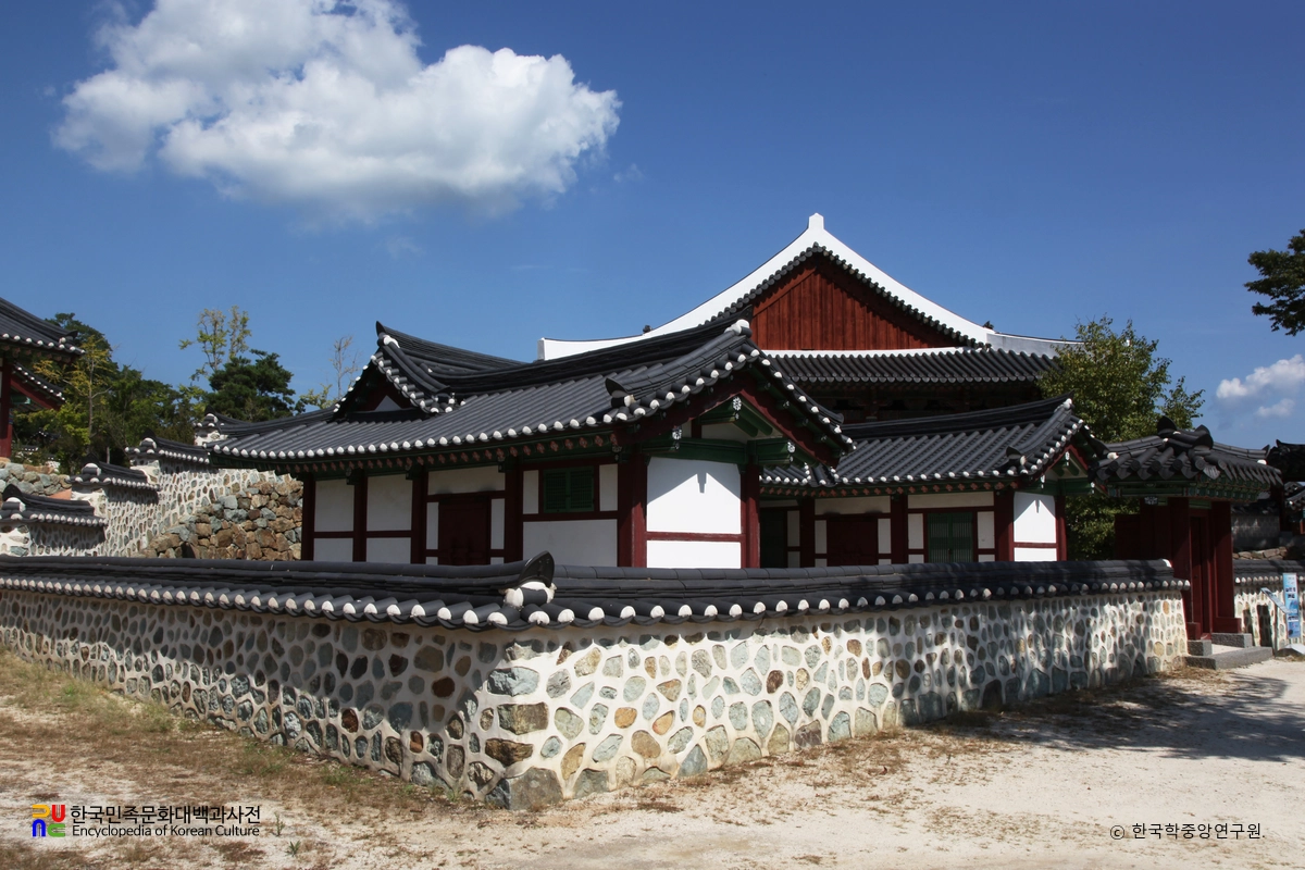 통영 삼도수군통제영 중 잉번청 좌측면