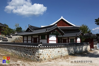통영 삼도수군통제영 중 잉번청 좌측면