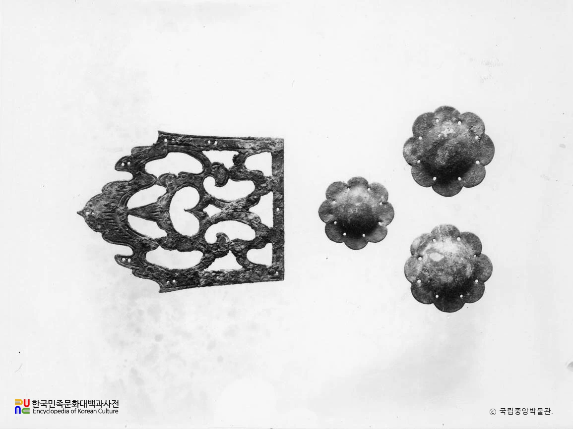 능산리 5호분 출토 금동작식품