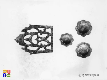 능산리 5호분 출토 금동작식품