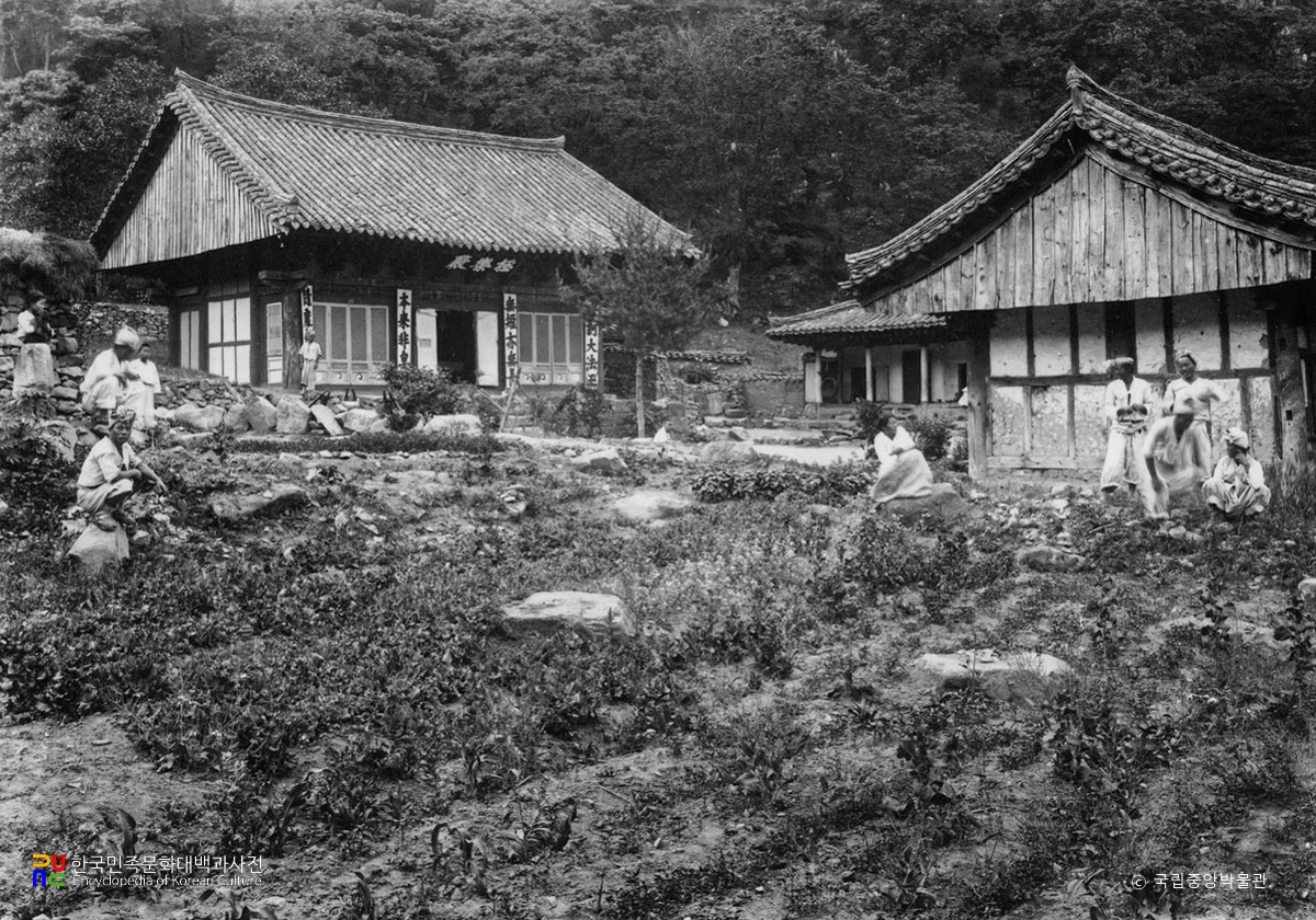 달성 용연사 극락전 정측면