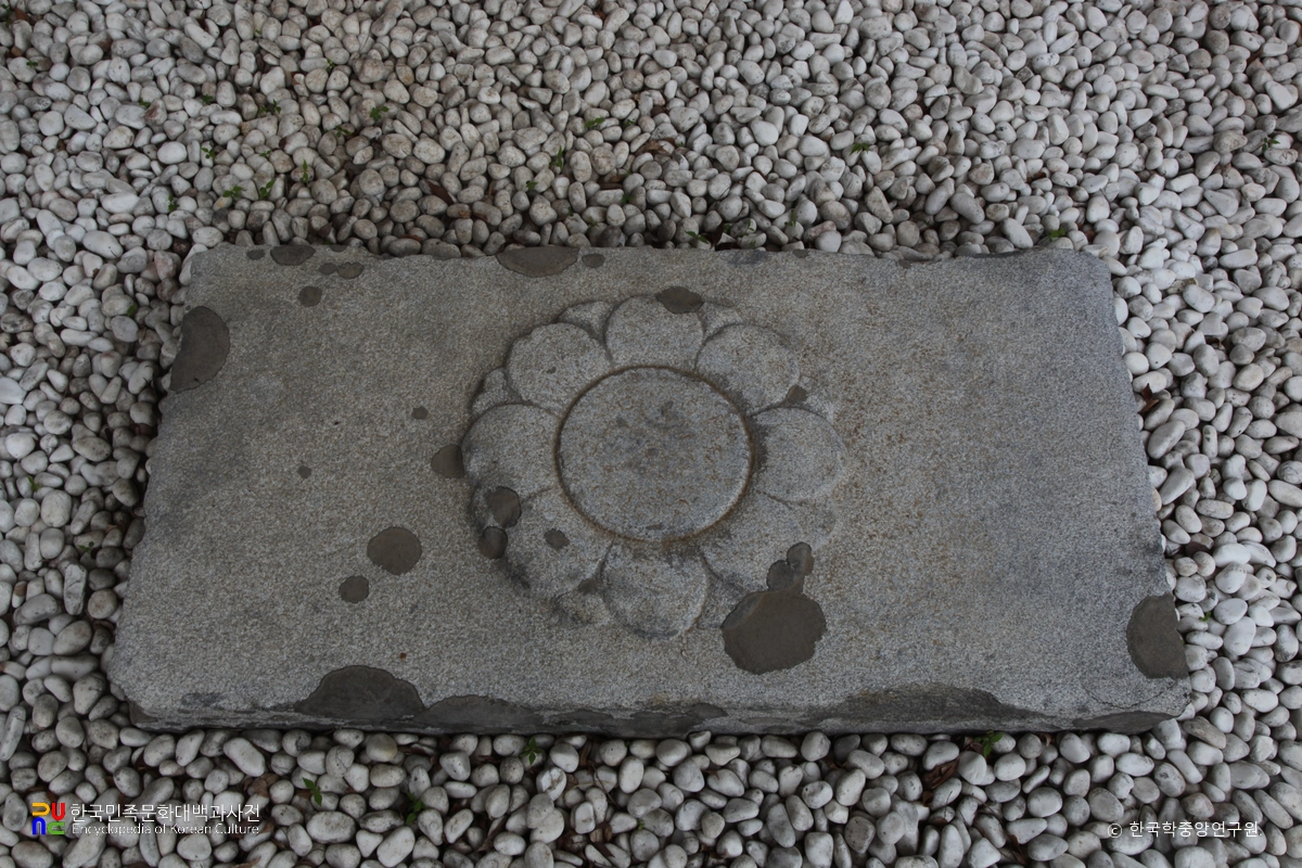 합천 해인사 원당암 다층석탑의 배례석