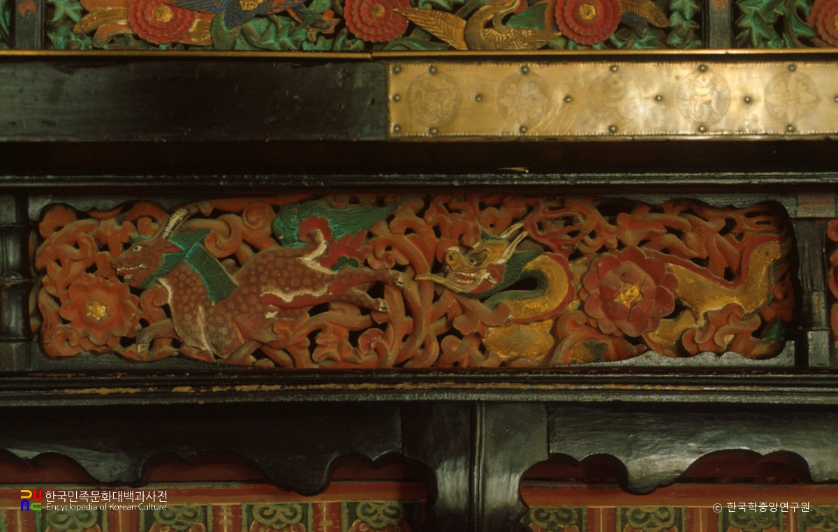 양산 통도사 대웅전 수미단