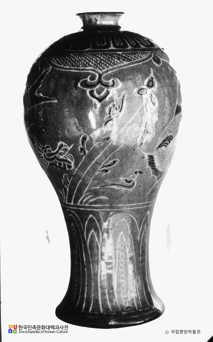 고려 도자 청자상감용어수금문매병