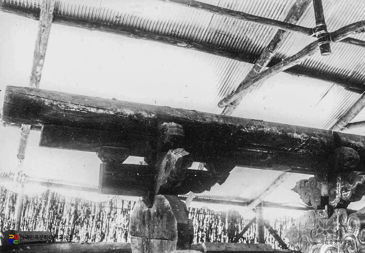 춘천 청평사 회전문 공포 도리