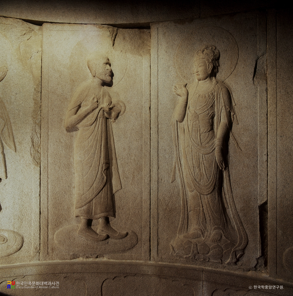 경주 석굴암 석굴 중 사리불과 보현보살