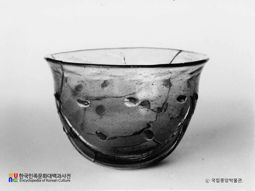 경북 경주 금령총 출토 1호 유리잔