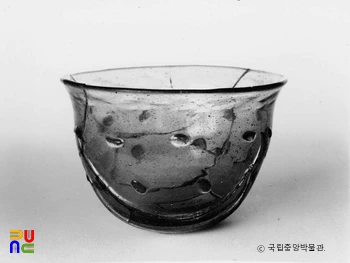 경북 경주 금령총 출토 1호 유리잔