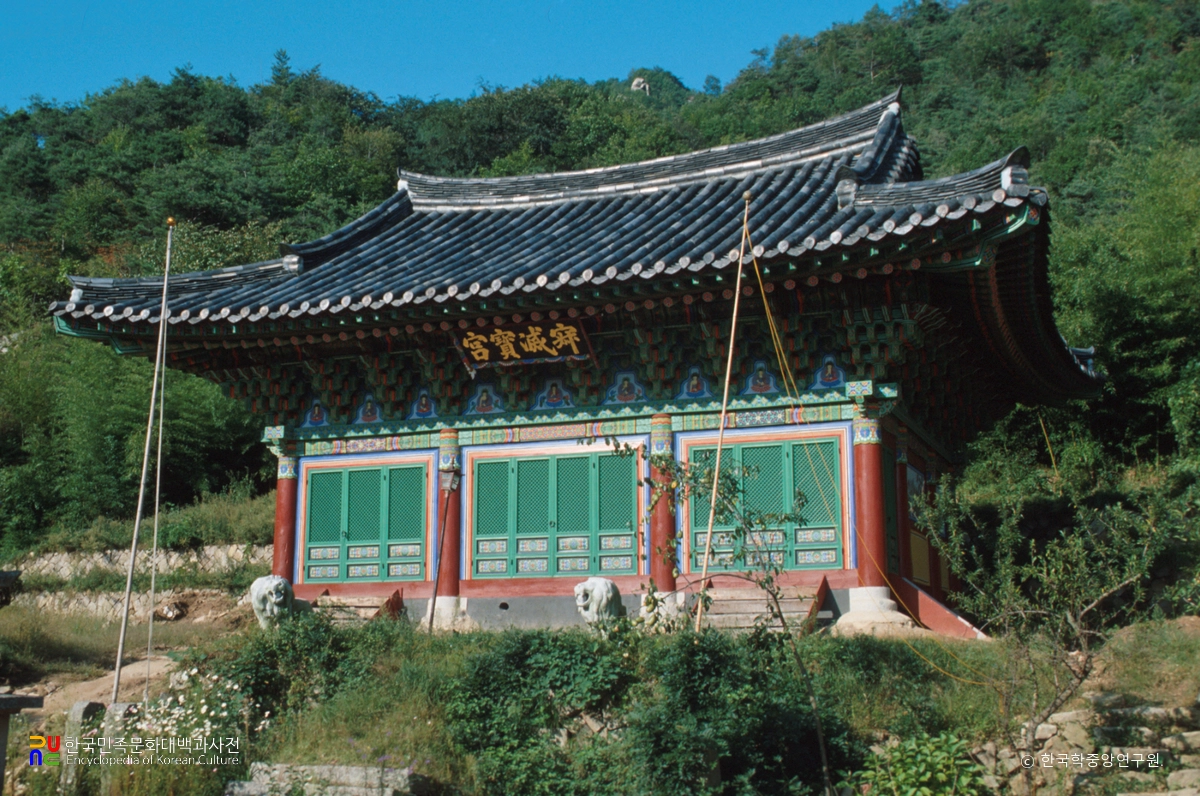 경산 불굴사 중 적멸보궁 정측면