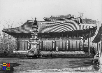 공주 마곡사 대광보전 정측면