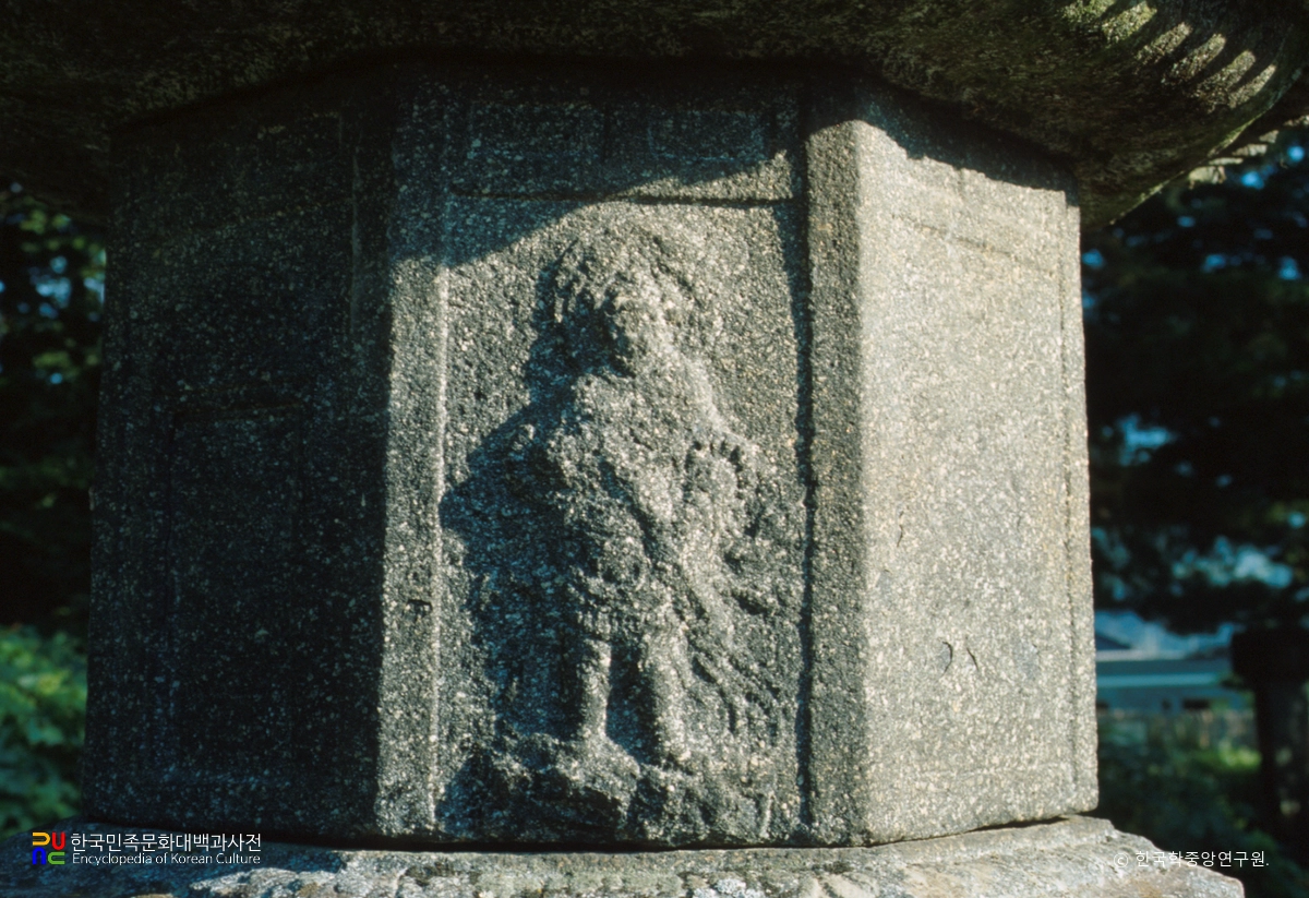 남원 실상사 증각대사탑 좌측 사천왕상