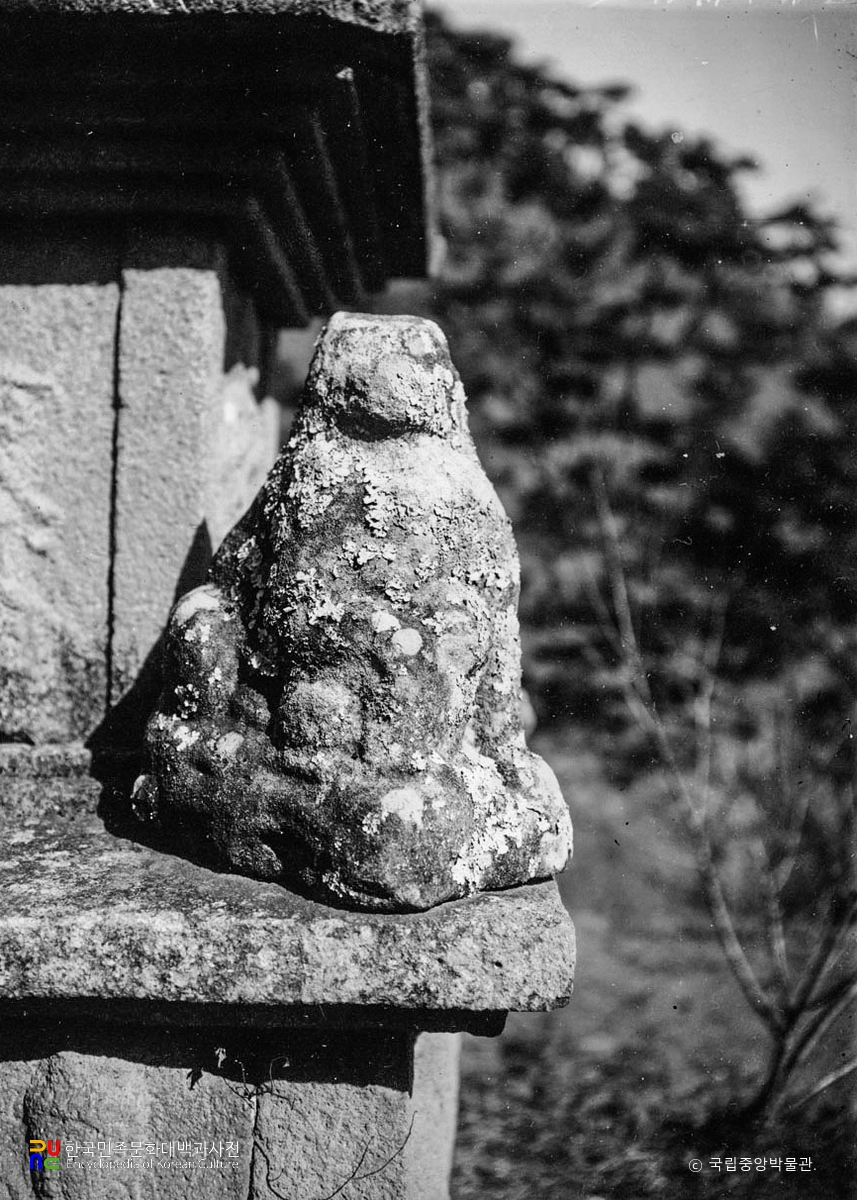 의성 관덕동 석사자 정면