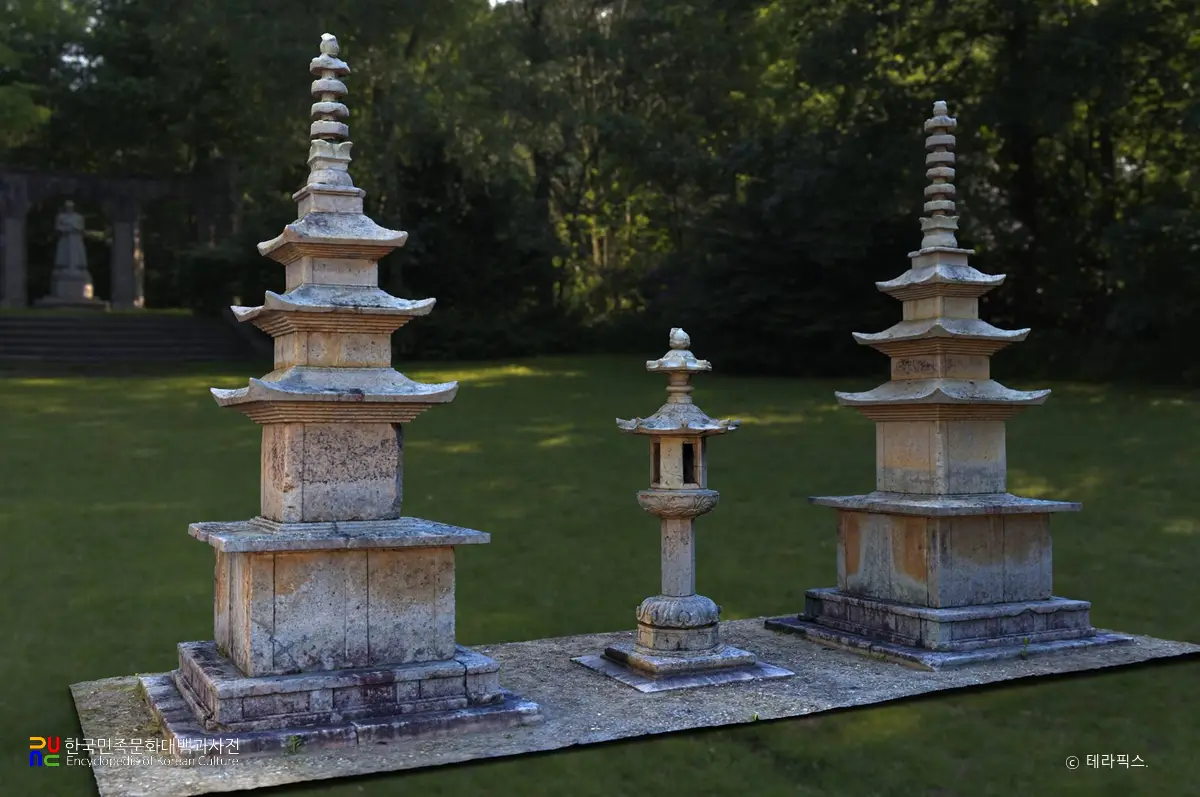 장흥 보림사 남·북 삼층석탑 및 석등 전경