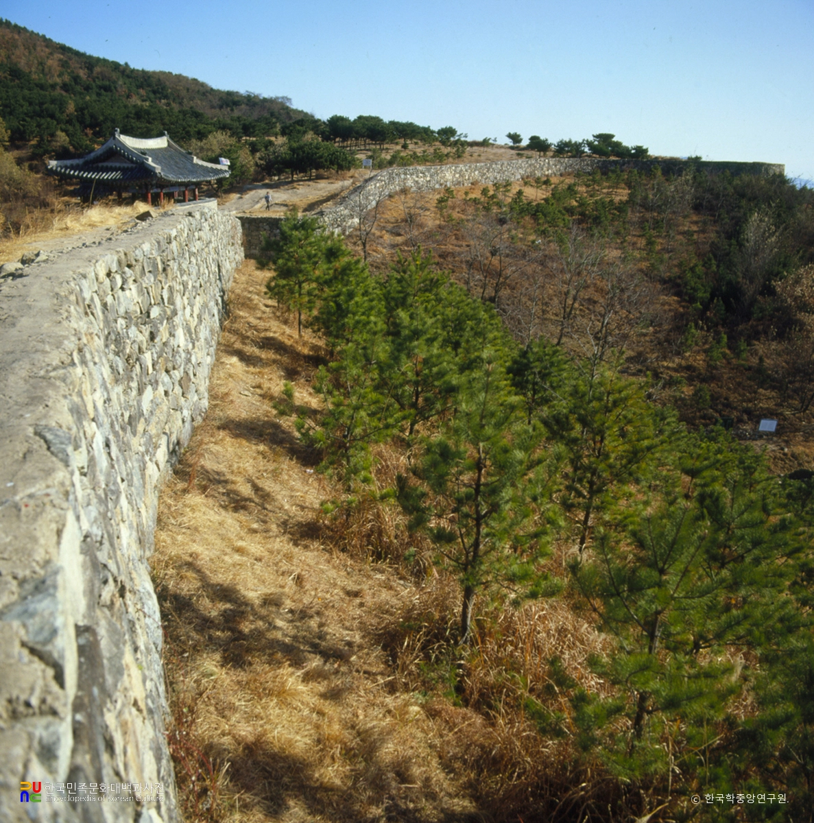 부산 금정산성 남문 전경