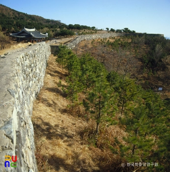 부산 금정산성 남문 전경