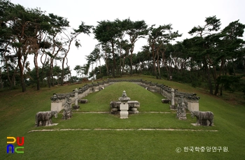 남양주 조선 정순왕후 사릉 능 정면