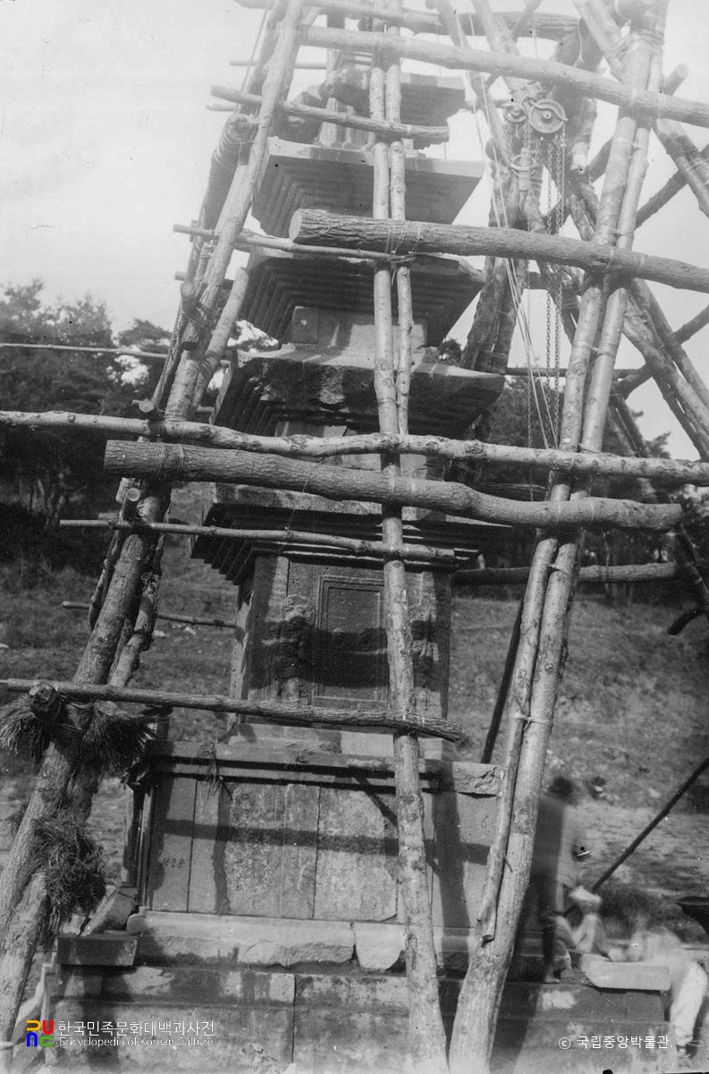 경주 장항리 서오층석탑 복원 모습